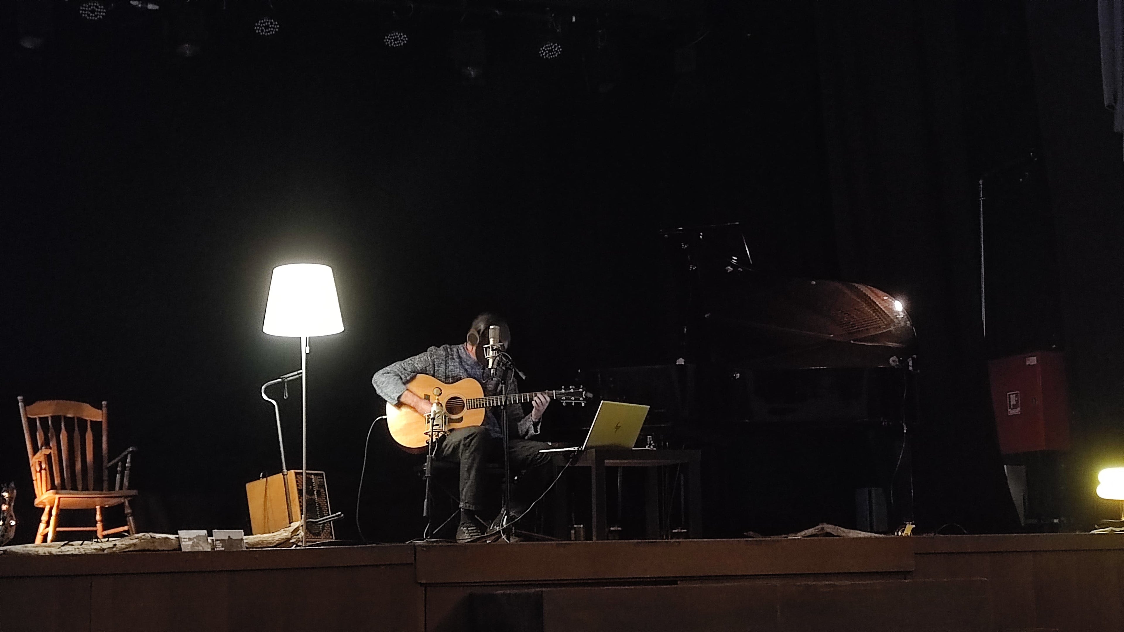 Billy Curtis in Tartini theater